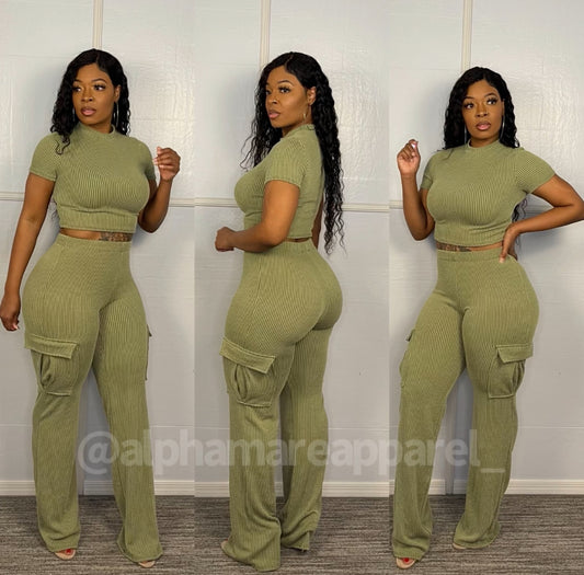 JOANNE Cropped Cargo Pants Set